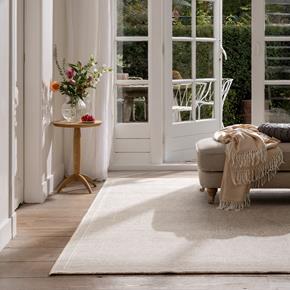 Bavlněný designový koberec Laura Ashley Silchester  dove grey 81101