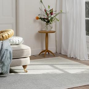 Bavlněný designový koberec Laura Ashley Silchester  pale sage 81107