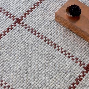 Designový kusový koberec B&C Craft matter Check ash - stone red 049100