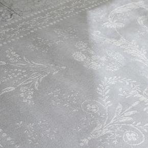 Ručně tkaný žákárový koberec Laura Ashley Josette dove grey 81401